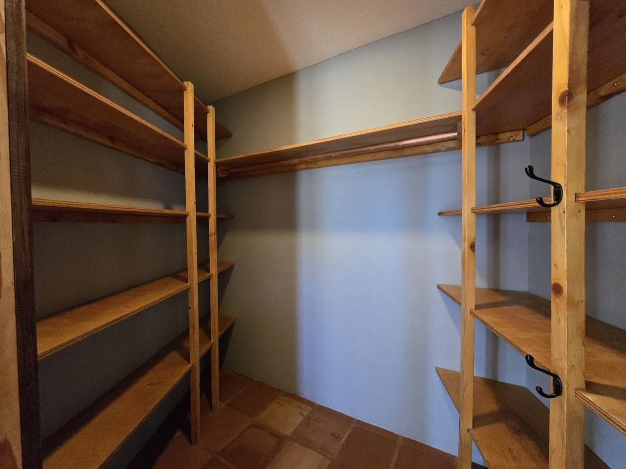 2230 45th St - Photo 4 of 50