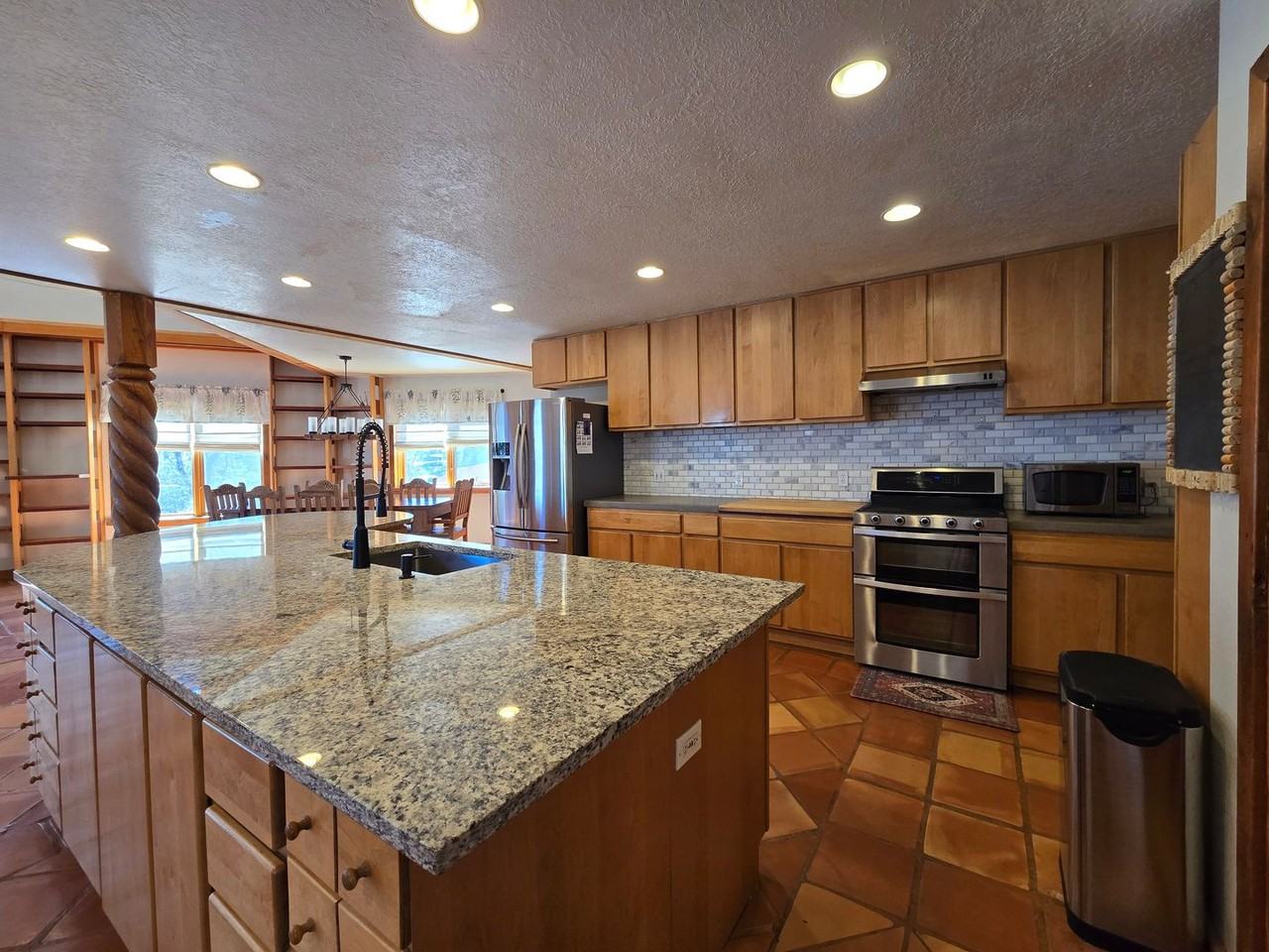 2230 45th St - Photo 7 of 50