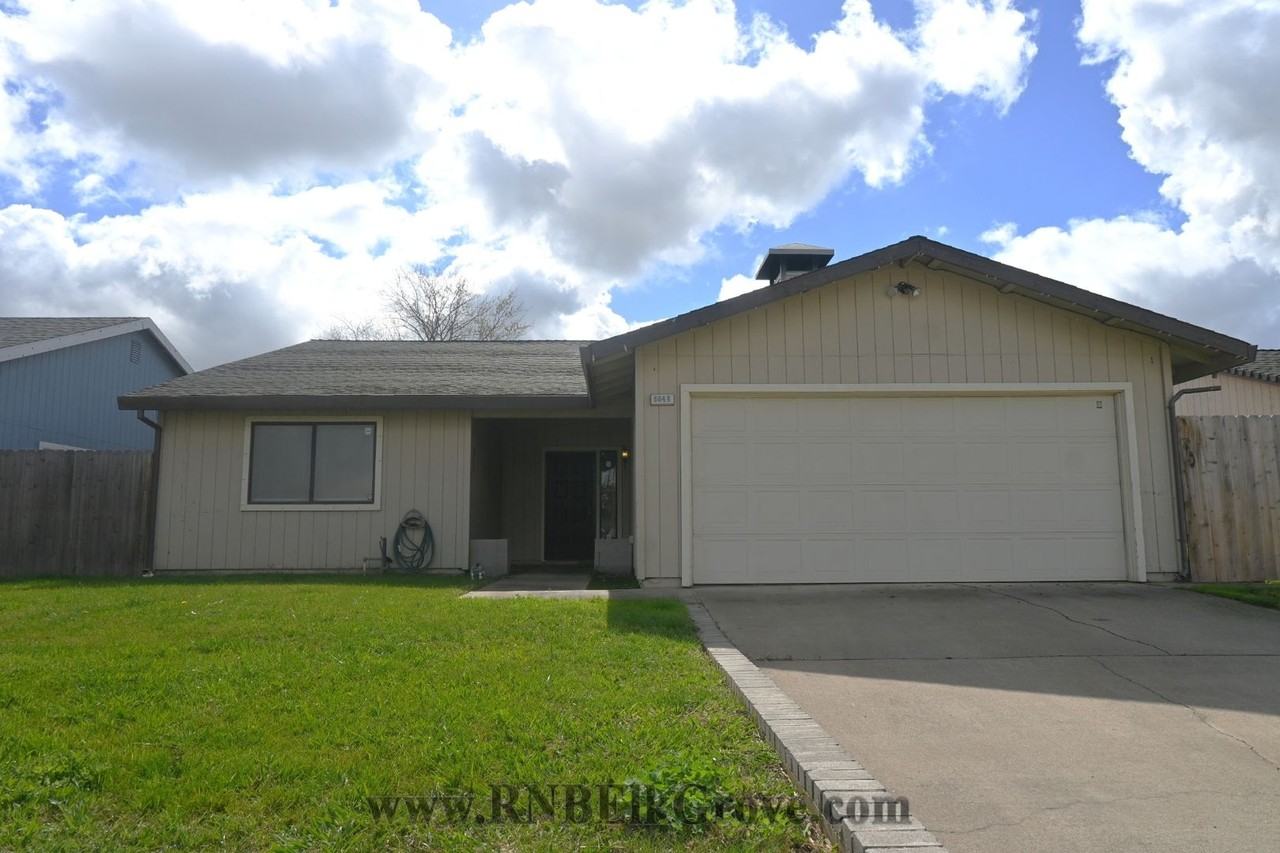 8648 Tiogawoods Dr - Photo 2 of 17