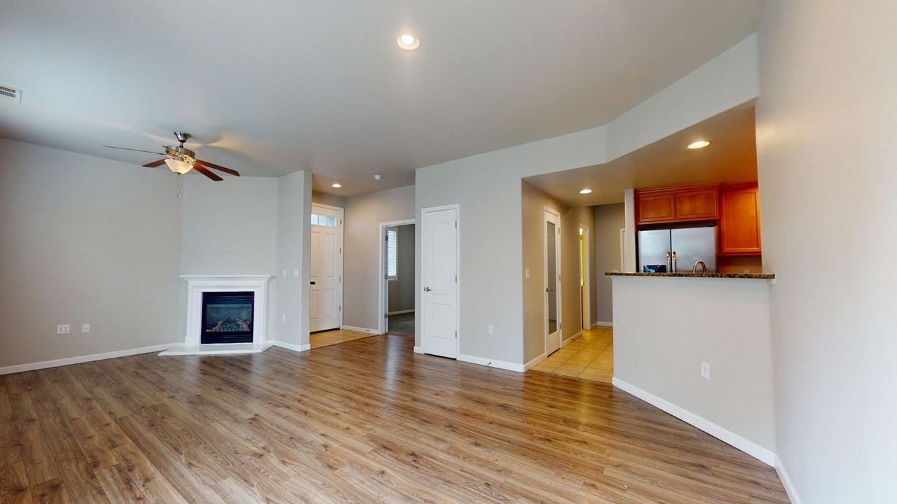 373 N Amedeo Ln - Photo 5 of 25