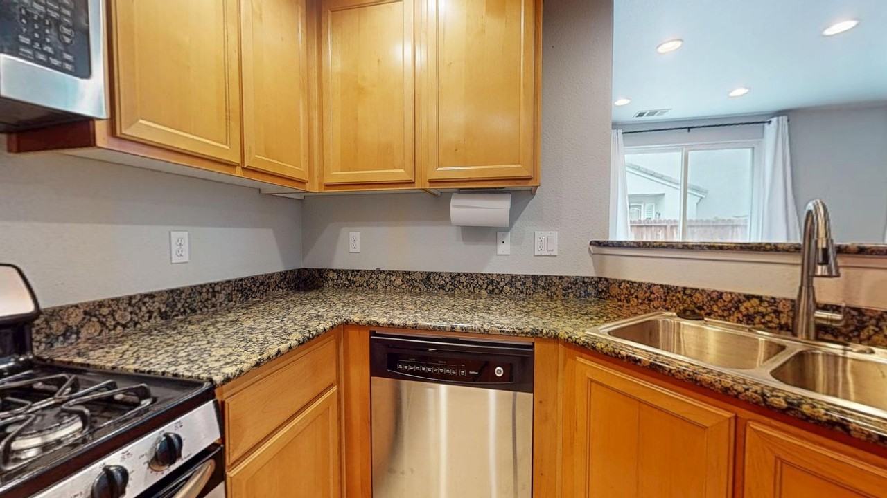 373 N Amedeo Ln - Photo 7 of 25