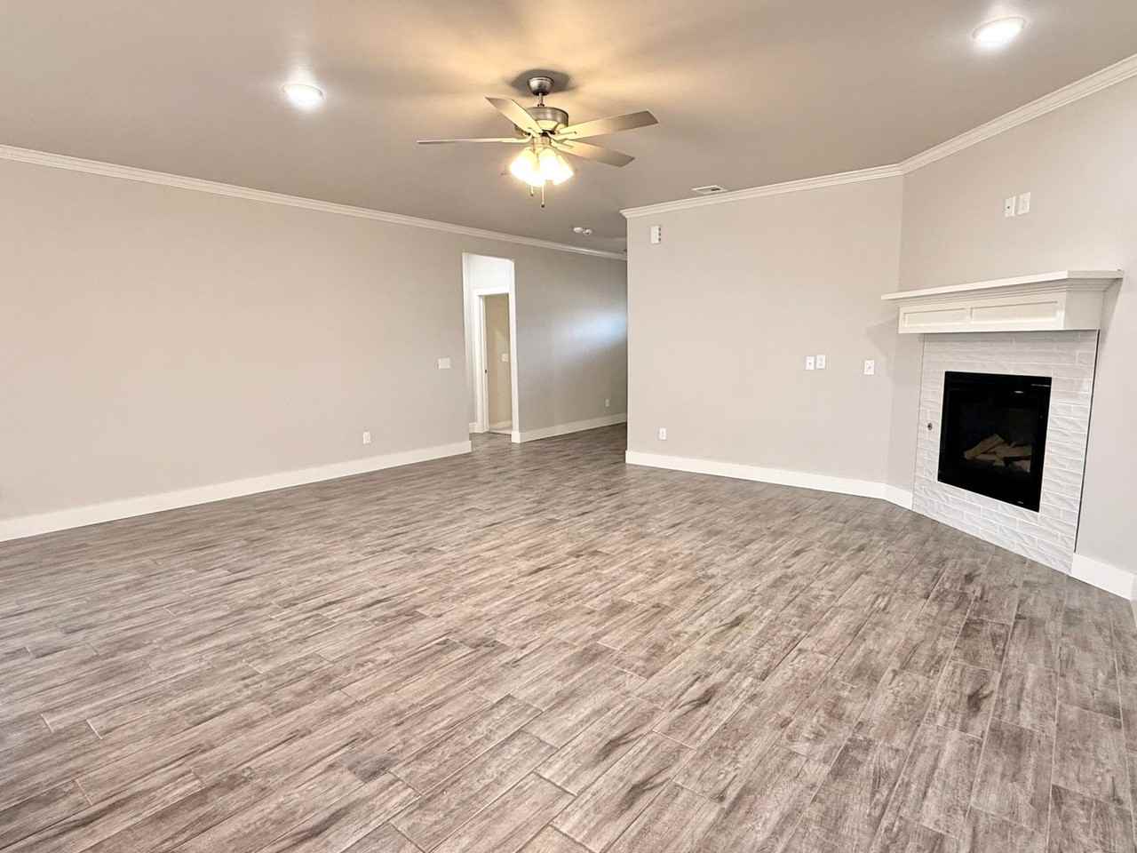 1421 Hickory Trl - Photo 2 of 21