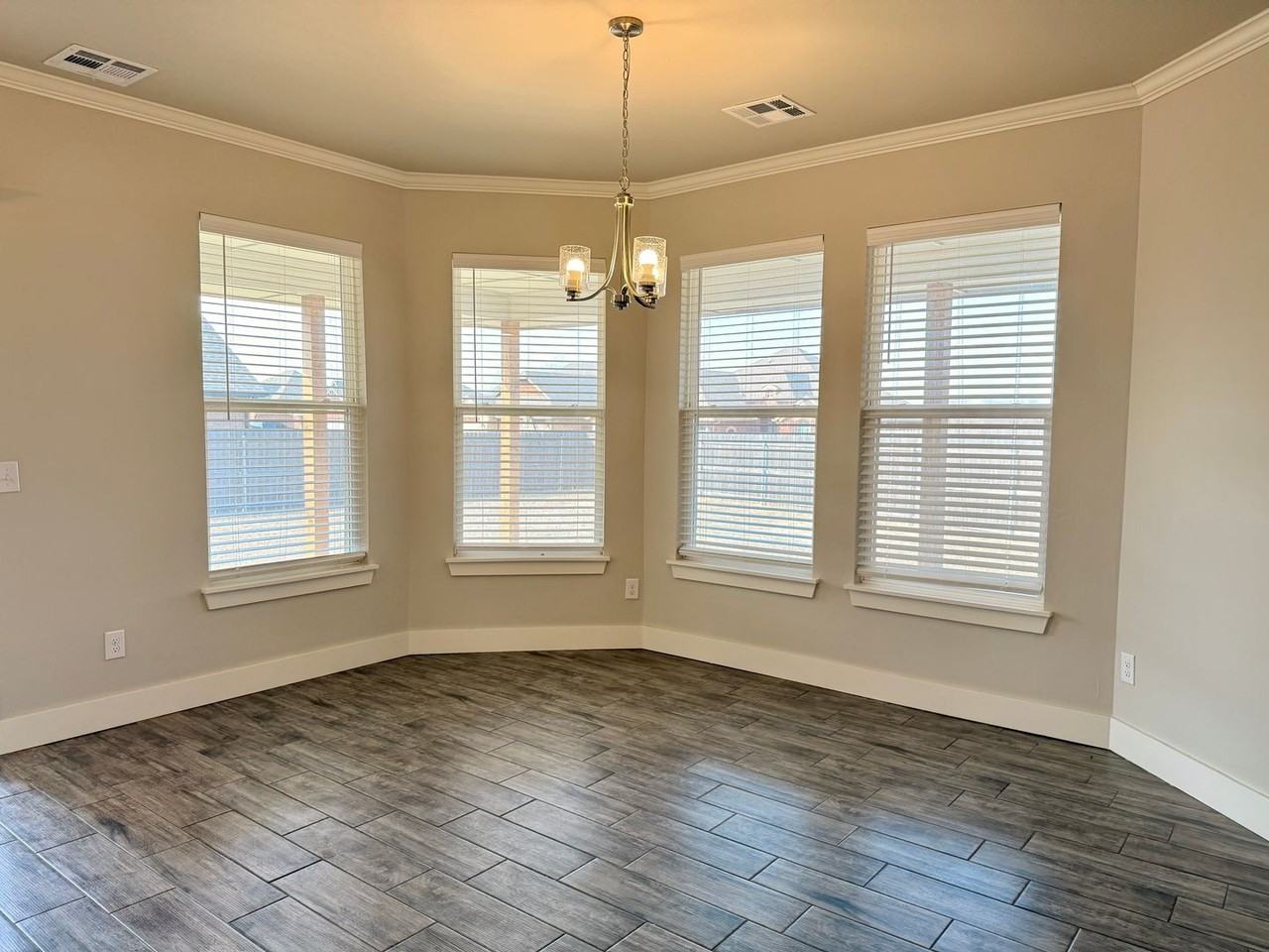 1421 Hickory Trl - Photo 6 of 21