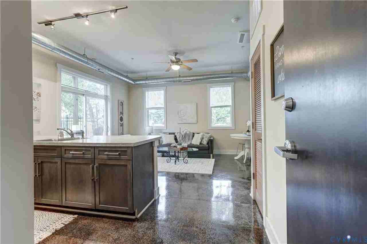 1020 Porter St - Photo 6 of 29