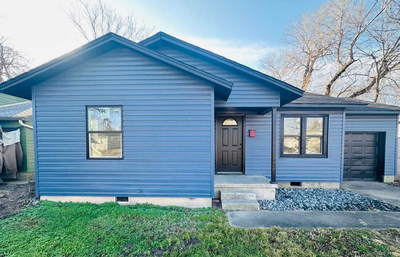 820 Iowa St - Photo 2 of 8