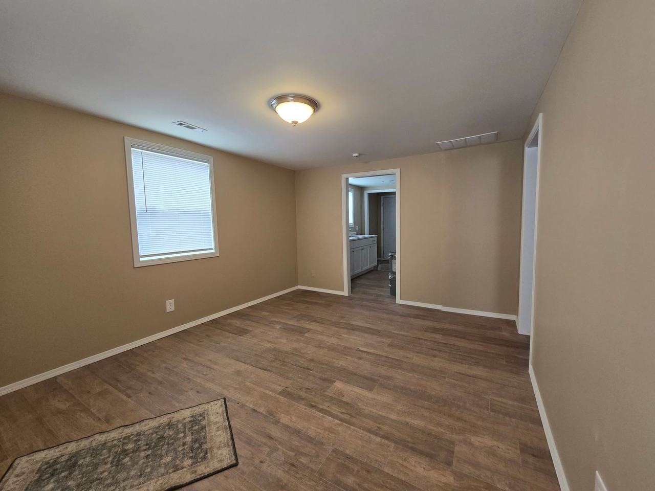 1649 Parkdale Dr - Photo 3 of 11