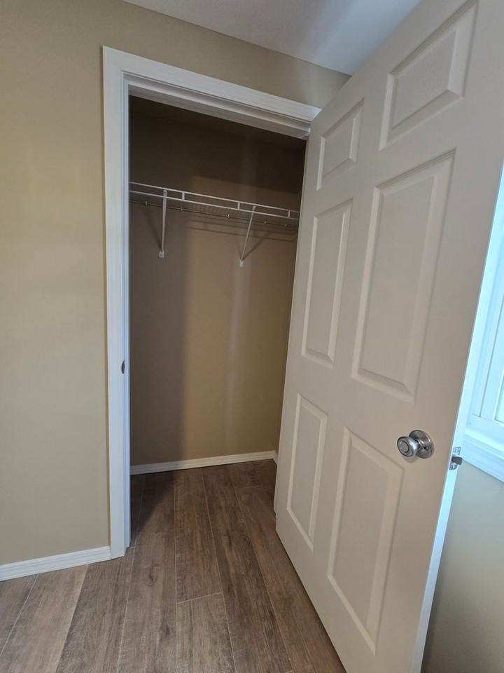 1649 Parkdale Dr - Photo 6 of 11