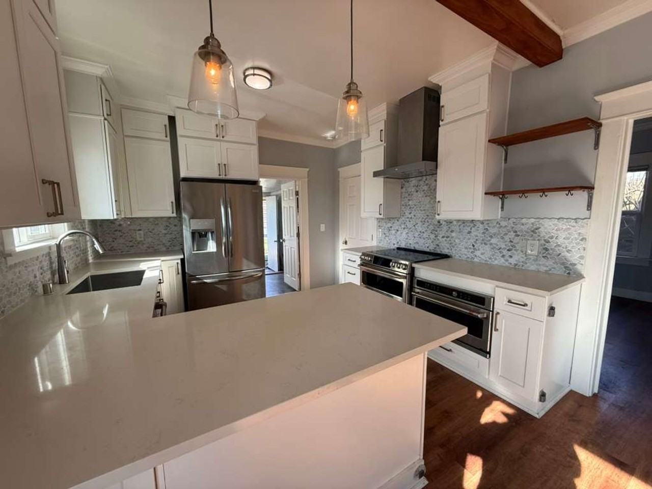 4457 38th Ave Sw - Photo 5 of 30