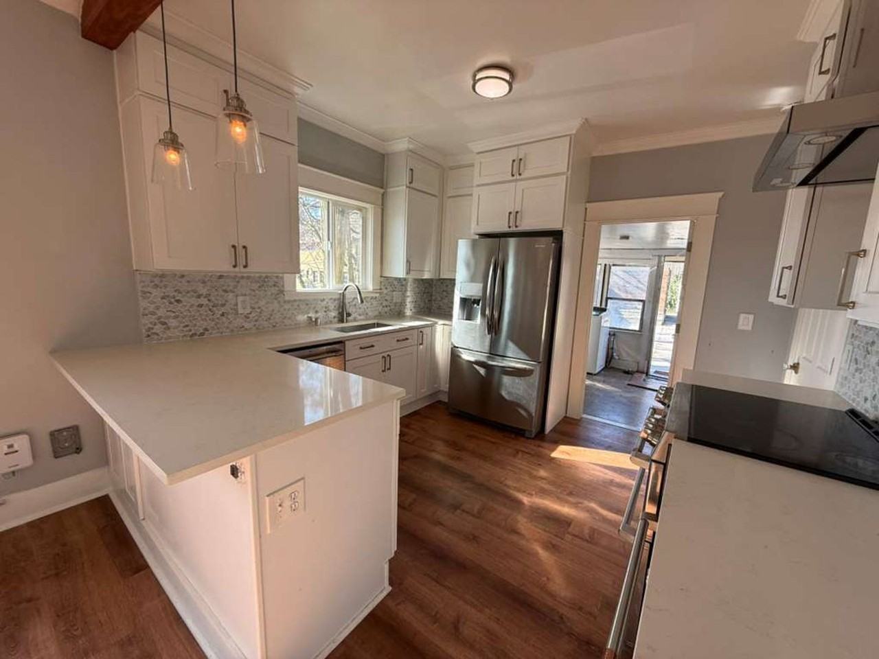 4457 38th Ave Sw - Photo 6 of 30