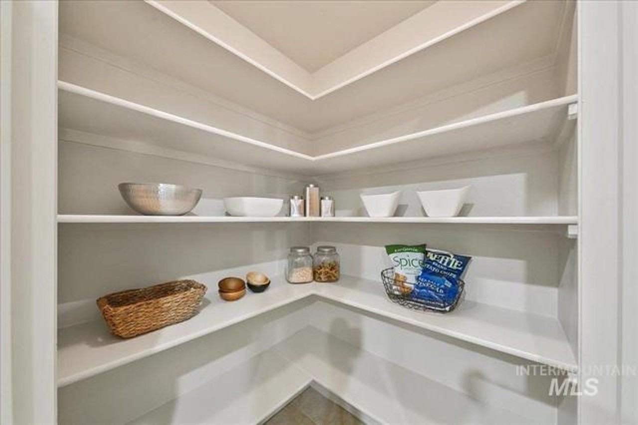 3514 N Hawkins Ave - Photo 7 of 30