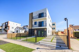 featured image of 2424 S Los Angeles St