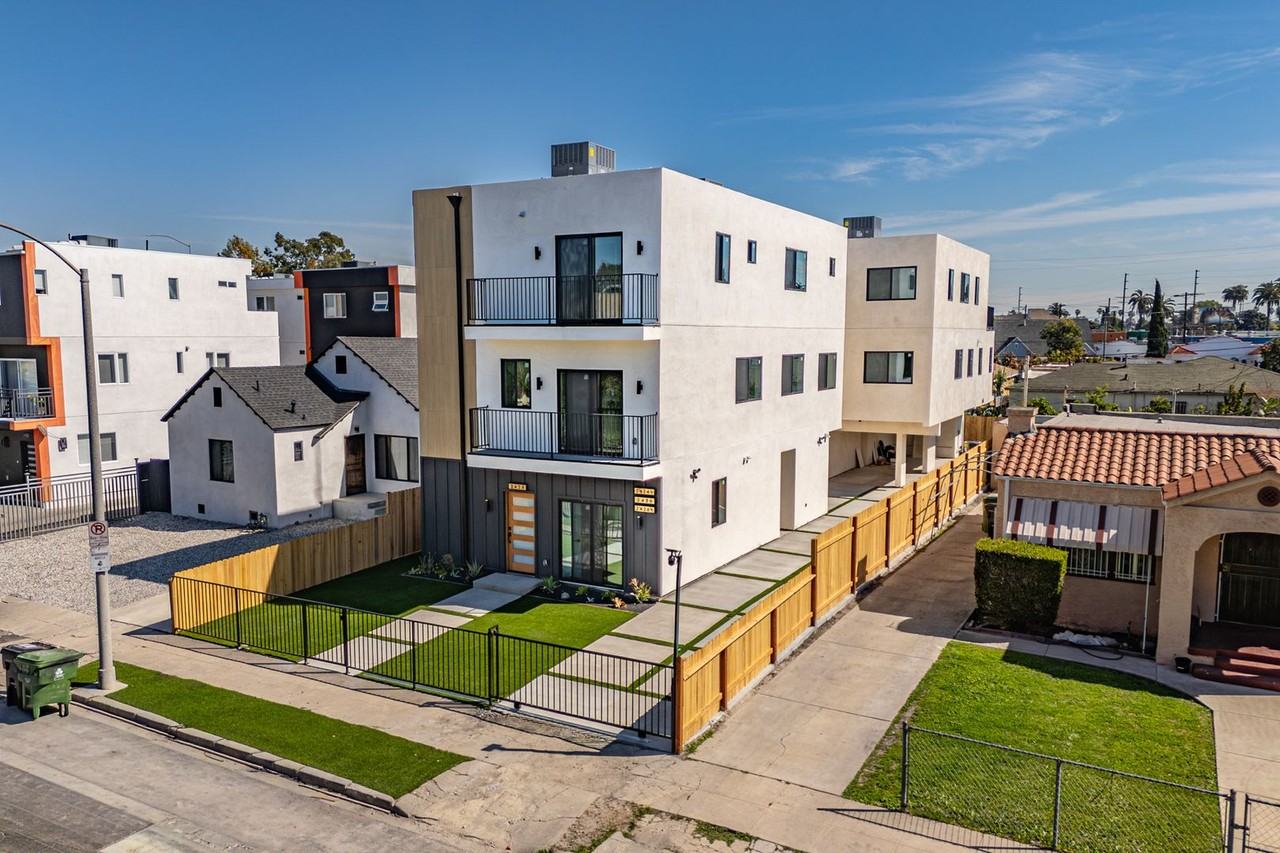 2424 S. West View St. - Photo 2 of 50