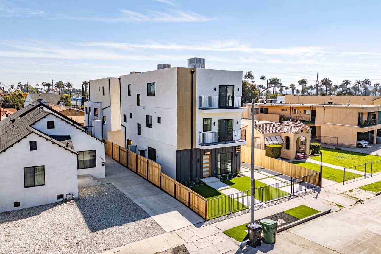 2424 S. West View St. - Photo 4 of 50