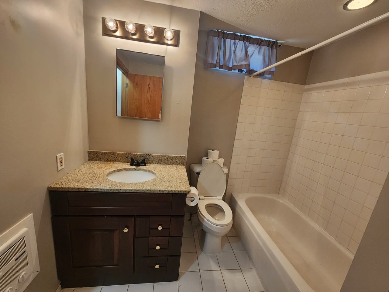 643 Summit Ave #B - Photo 7 of 8