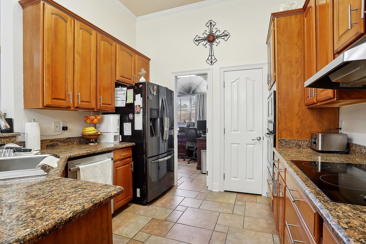 208 Annette Dr #1 - Photo 3 of 13