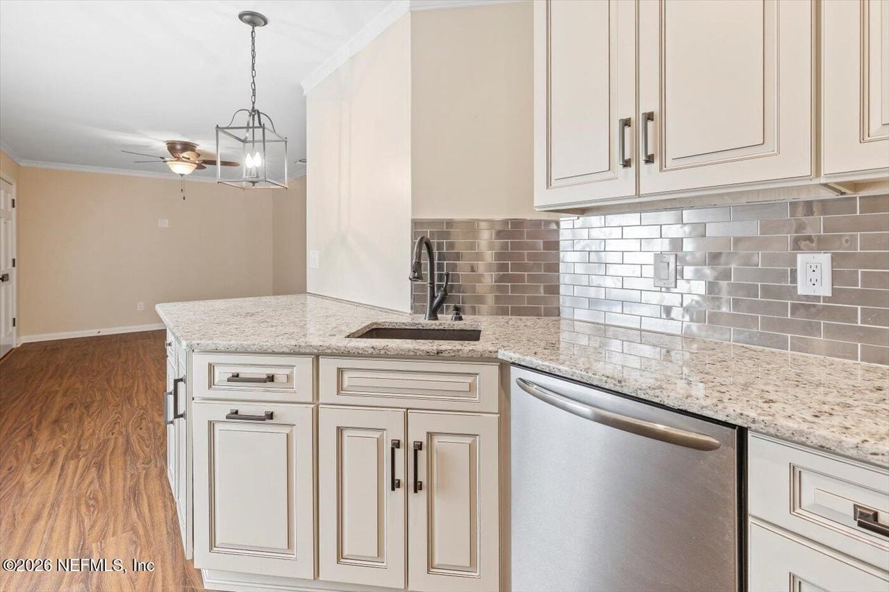 1686 Pine Grove Ave #1686 - Photo 4 of 11