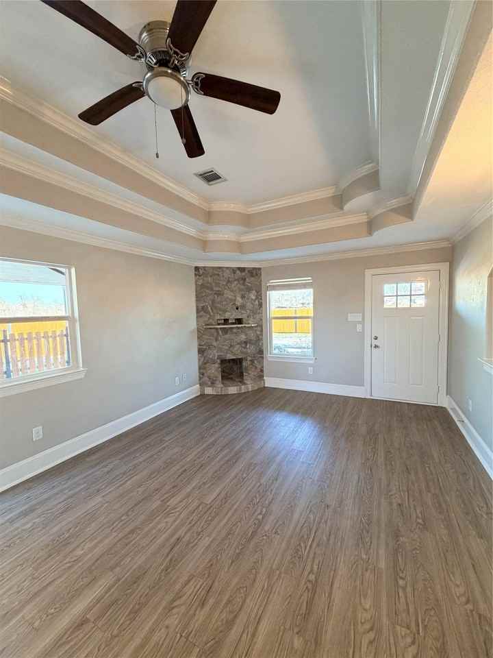 2005 Pasadena Blvd #2005 - Photo 2 of 20