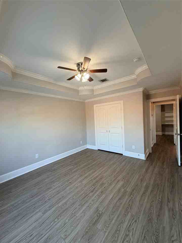 2005 Pasadena Blvd #2005 - Photo 5 of 20