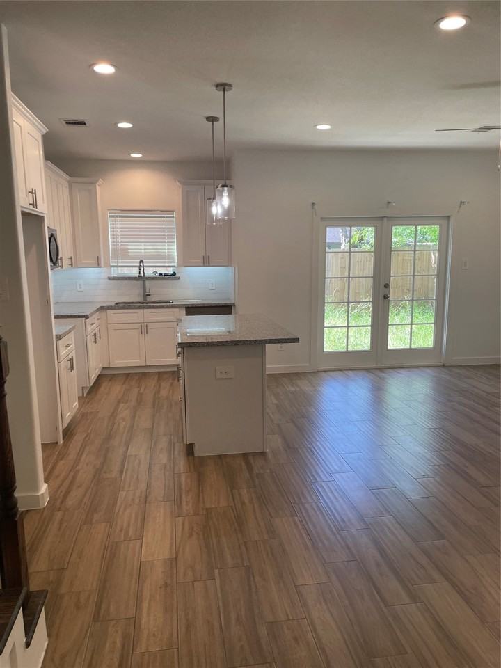 5314 Longmeadow St #5314B - Photo 6 of 32