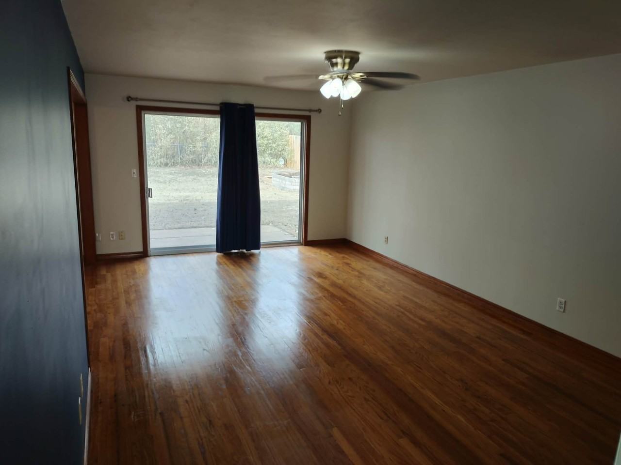 112 W Hartman Ave #NA - Photo 5 of 11