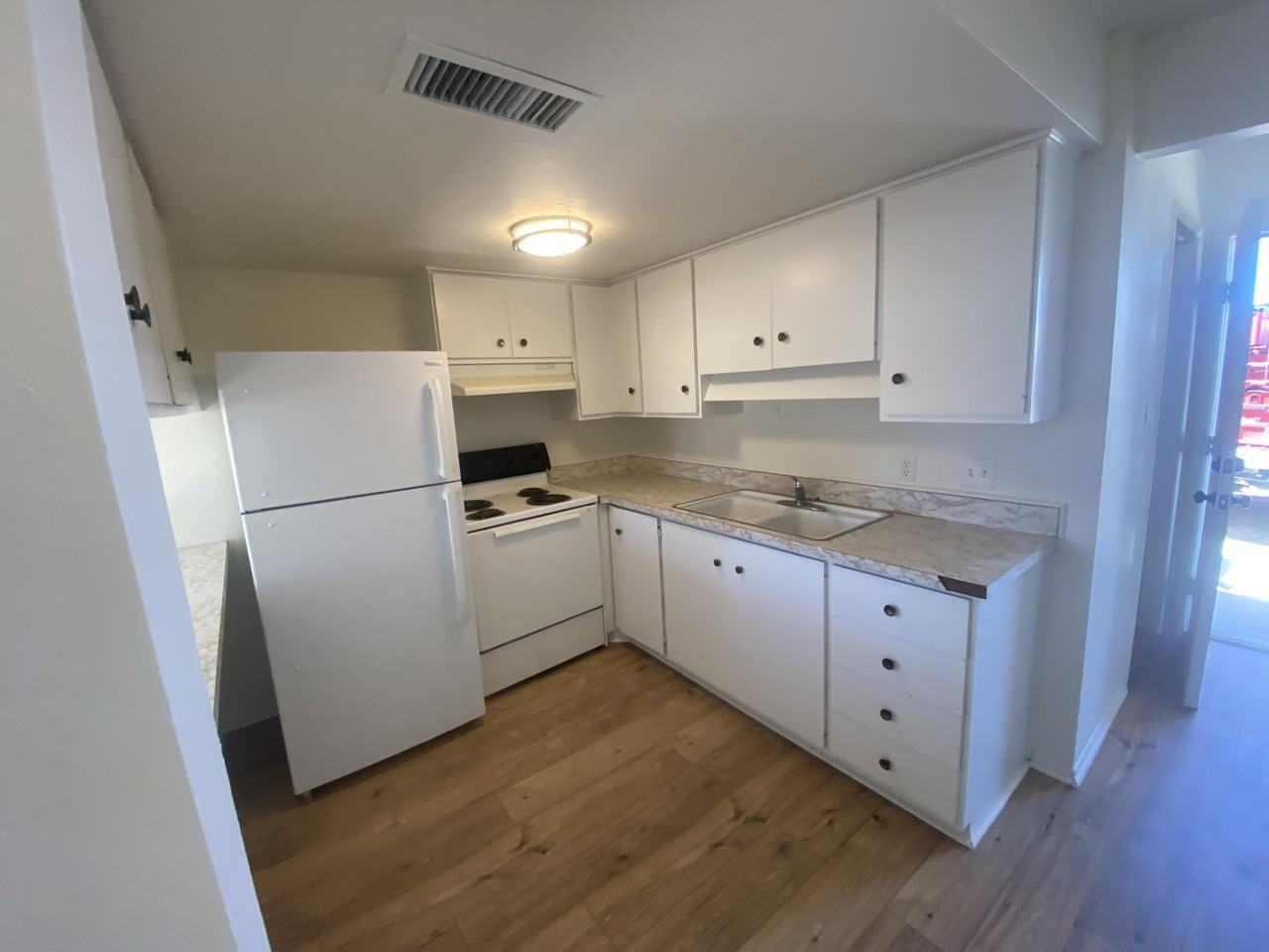 2855 S 1st Ave #1 - Photo 2 of 6