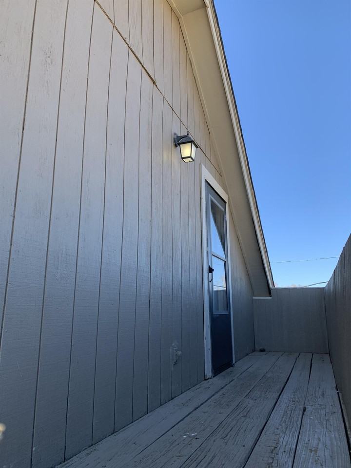 1800 E 6th St #C - Photo 3 of 12