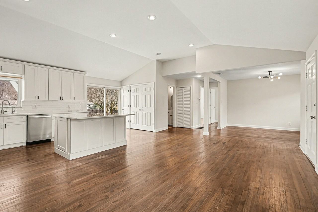 3087 Prestwick Place - Photo 5 of 17