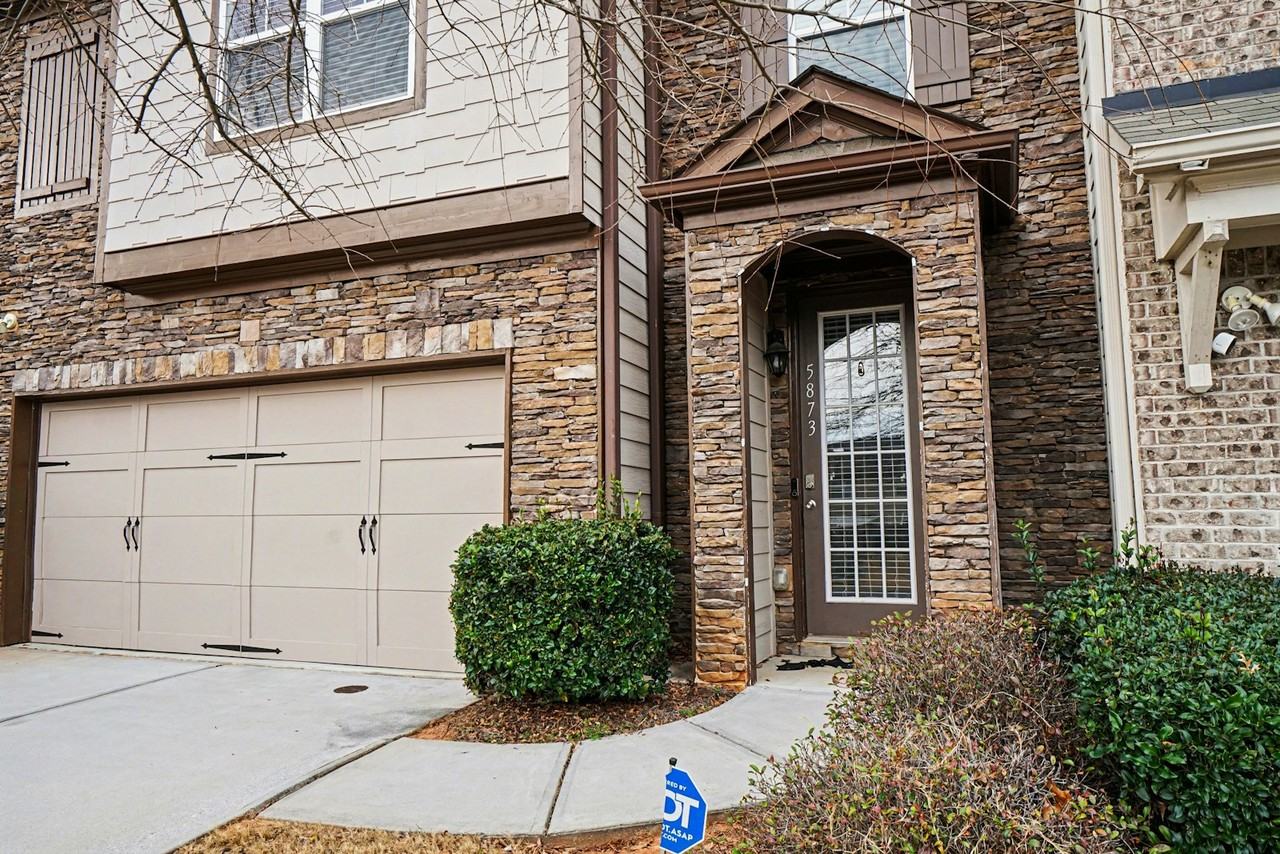 5873 Keystone Lane - Photo 4 of 30