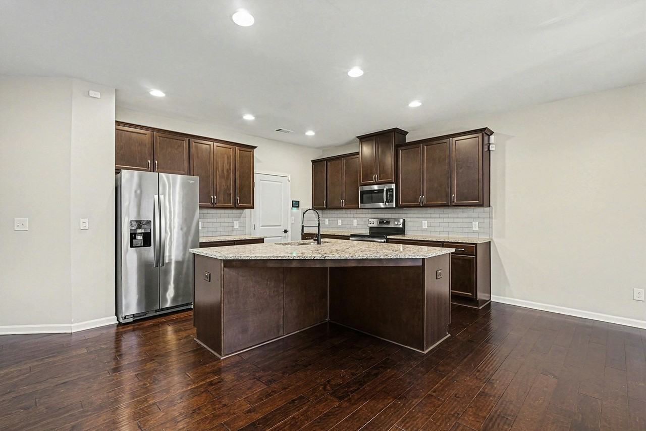 5873 Keystone Lane - Photo 7 of 30