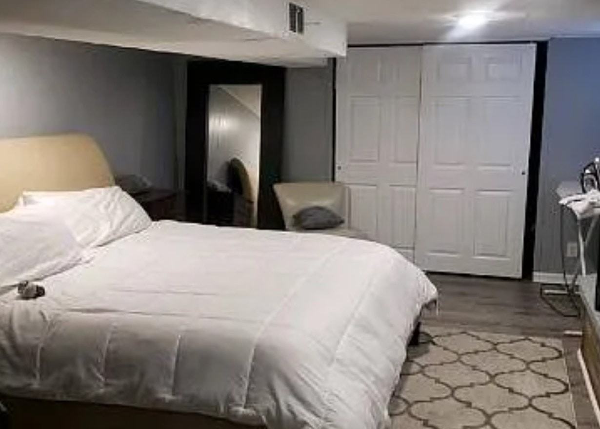 237 Park Lane - Photo 3 of 13