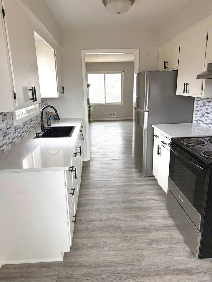 1541 Birmingham Street - Photo 6 of 8