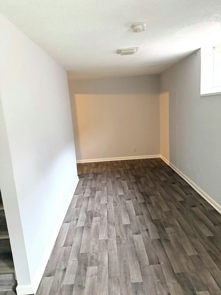 1541 Birmingham Street - Photo 7 of 8