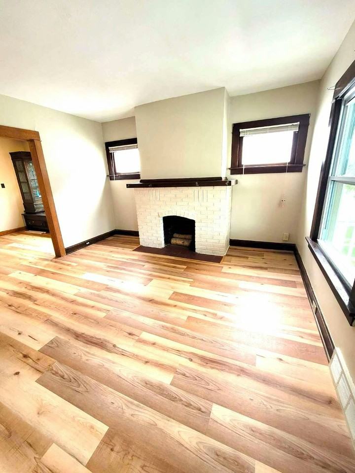 1303 Lakeland Avenue, Unit 1303 - Photo 3 of 19