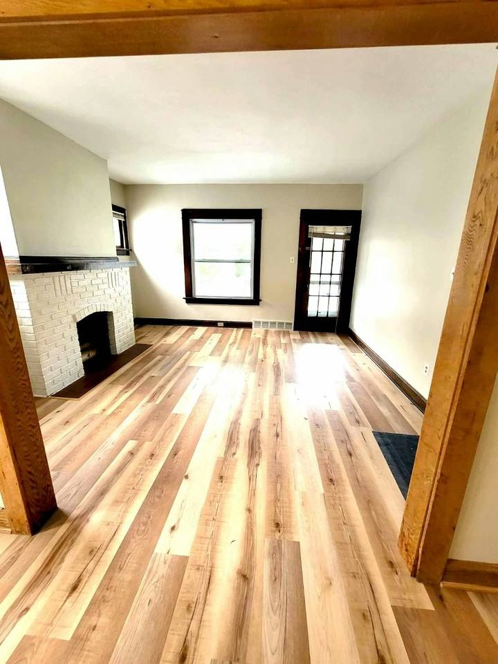 1303 Lakeland Avenue, Unit 1303 - Photo 4 of 19