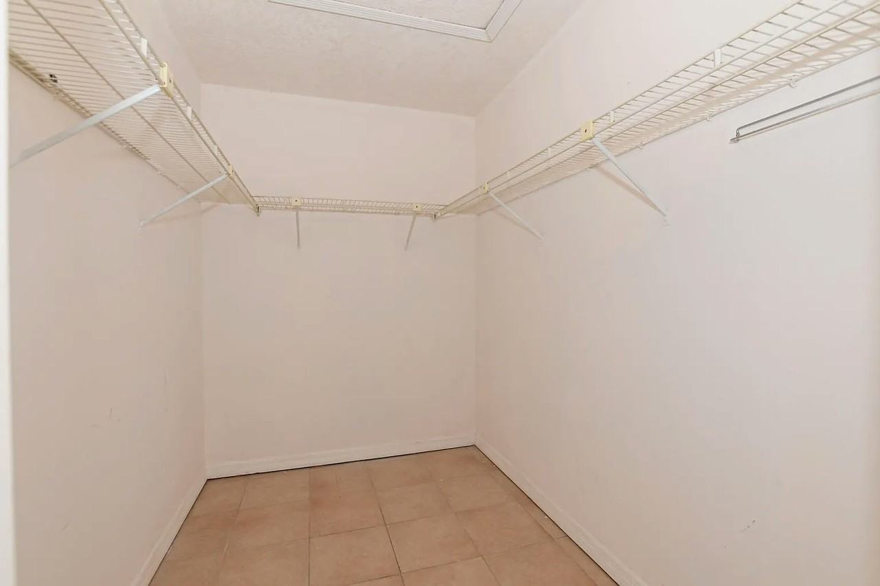 1547 Pheasant Walk - Photo 2 of 25