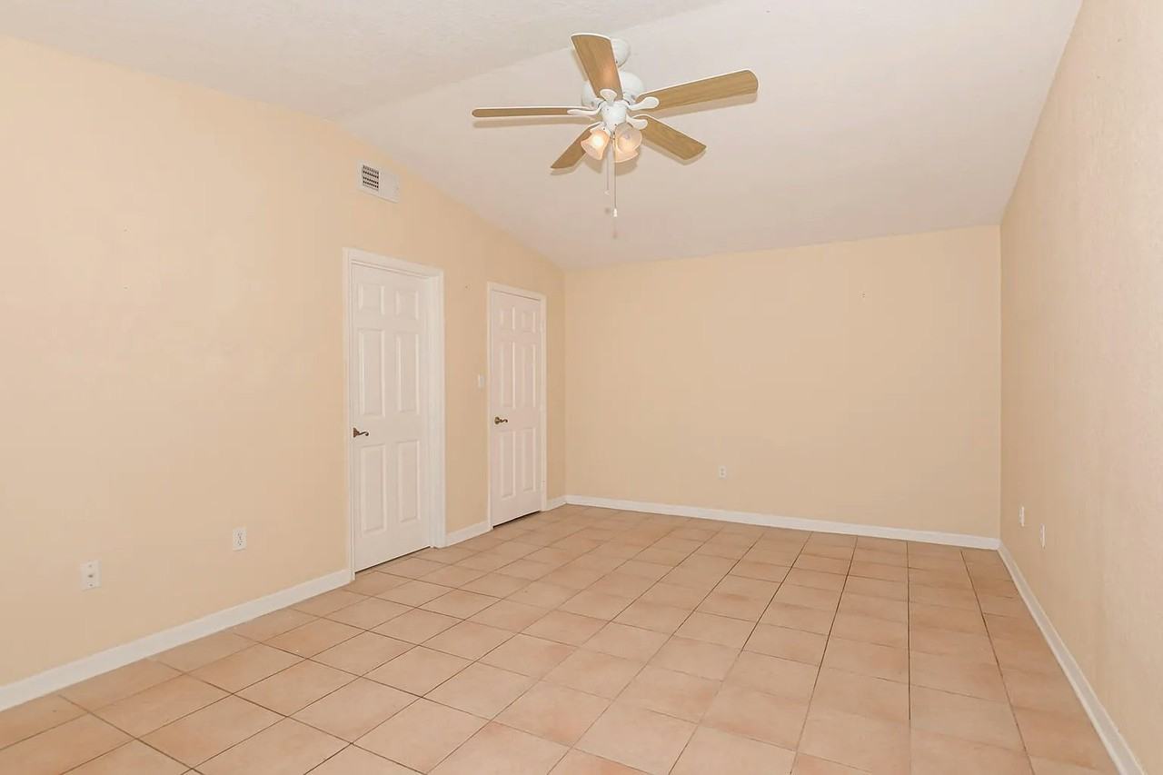 1547 Pheasant Walk - Photo 4 of 25