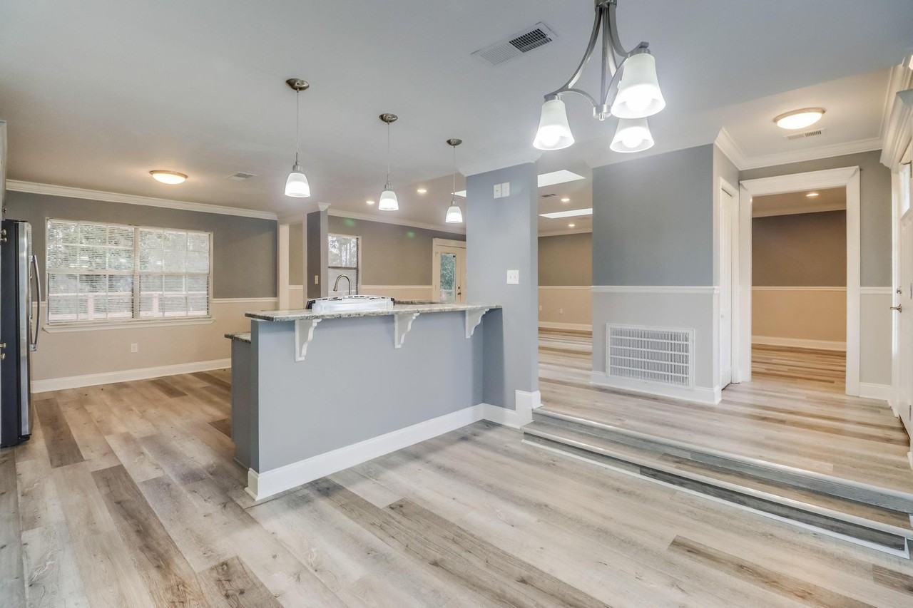 15744 Parkwood Dr S #1 - Photo 7 of 22