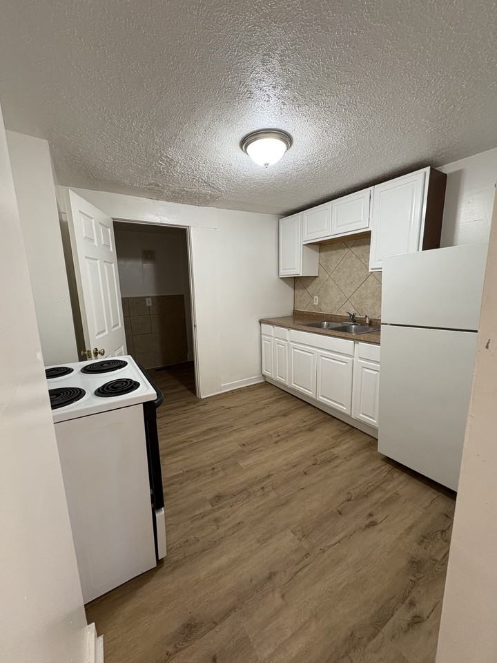 31 N Elm St #2 - Photo 4 of 6