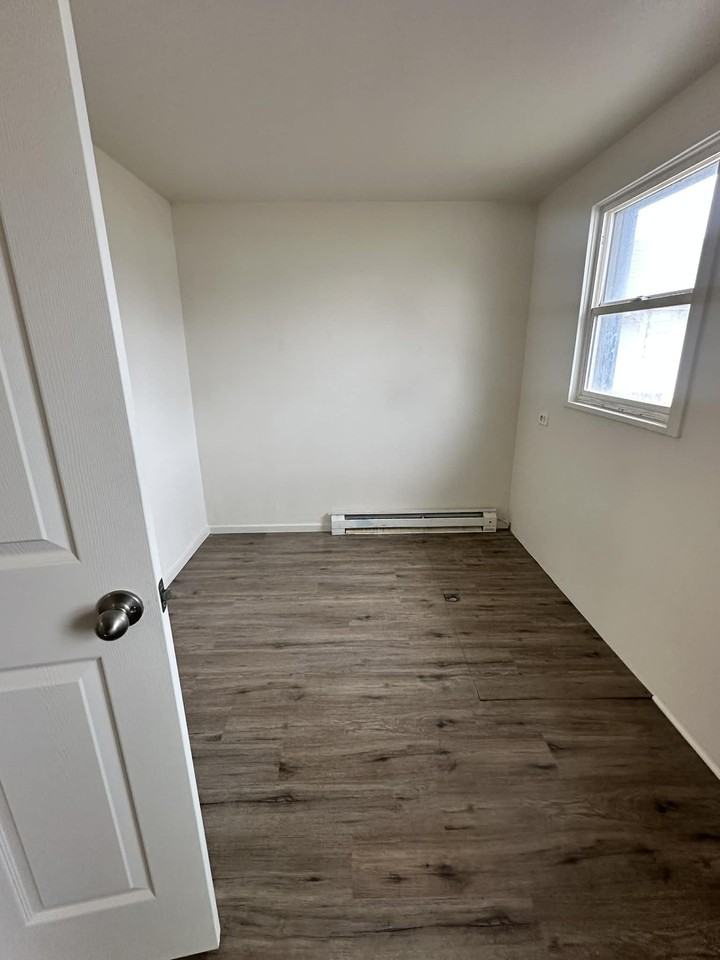 906 B St #1 - Photo 7 of 24