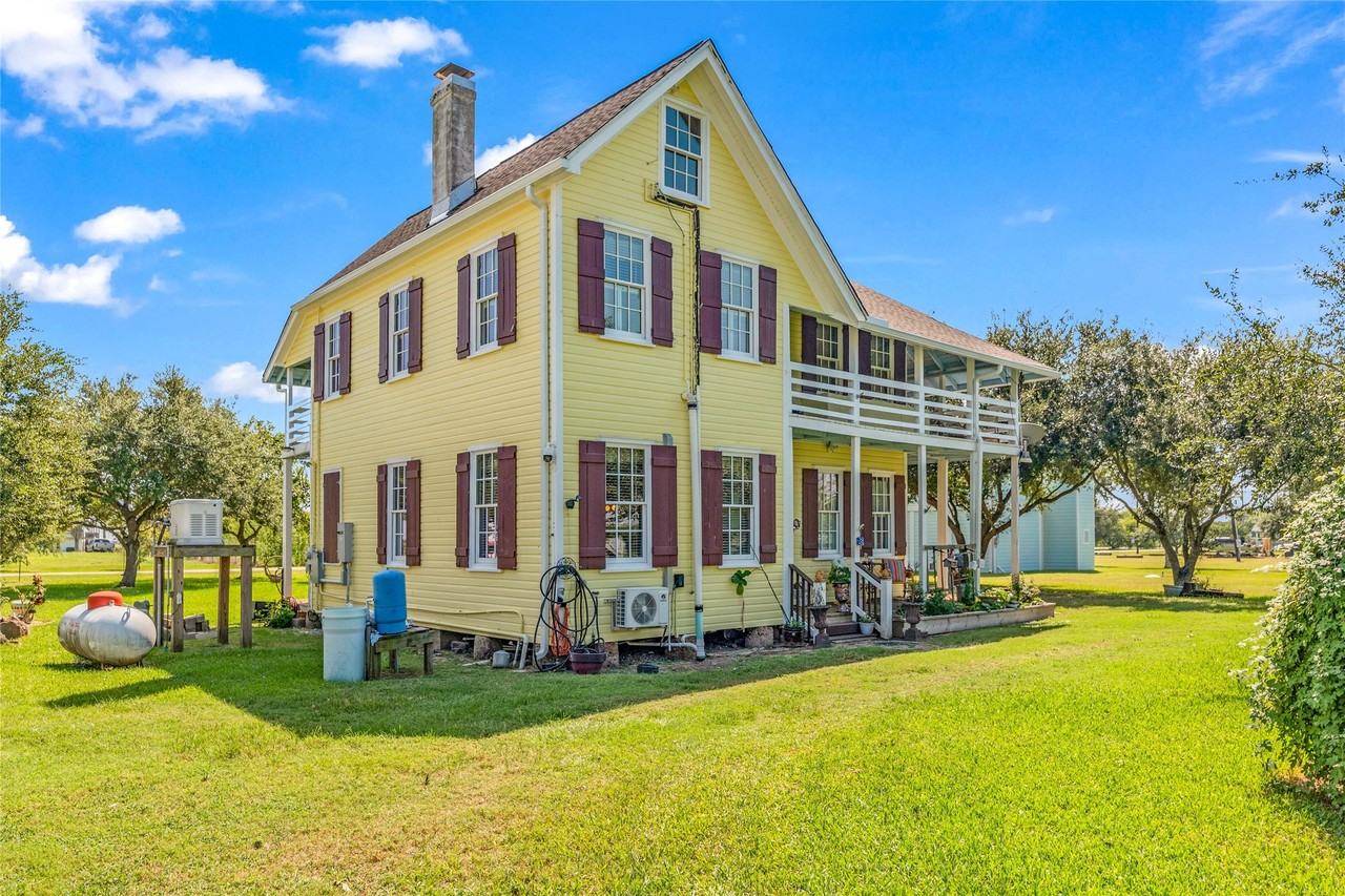 813 Nelson Ave #813 - Photo 6 of 41