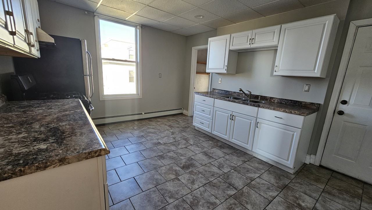 204 High St #3 - Photo 4 of 4