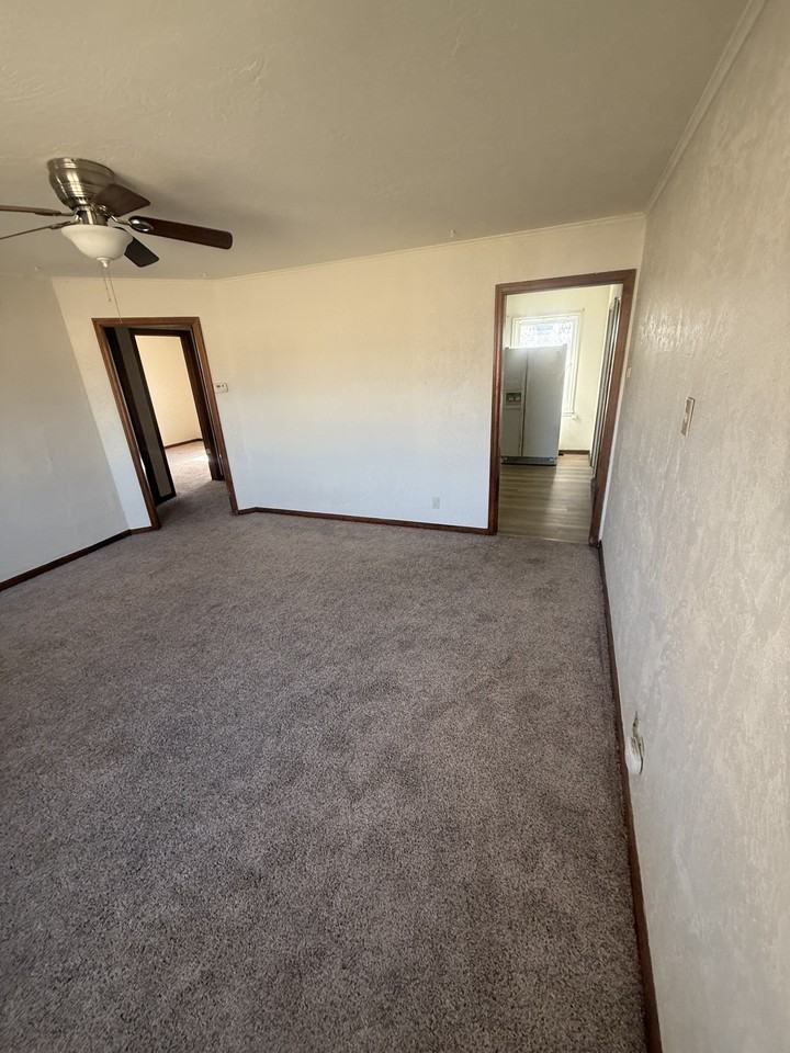 2713 W Maine Ave #1 - Photo 4 of 11