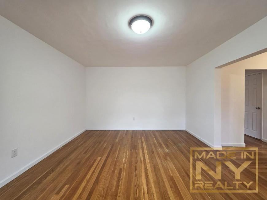 13816 77th Ave - Photo 2 of 7