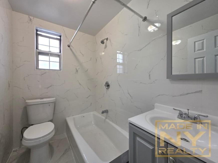 13816 77th Ave - Photo 5 of 7