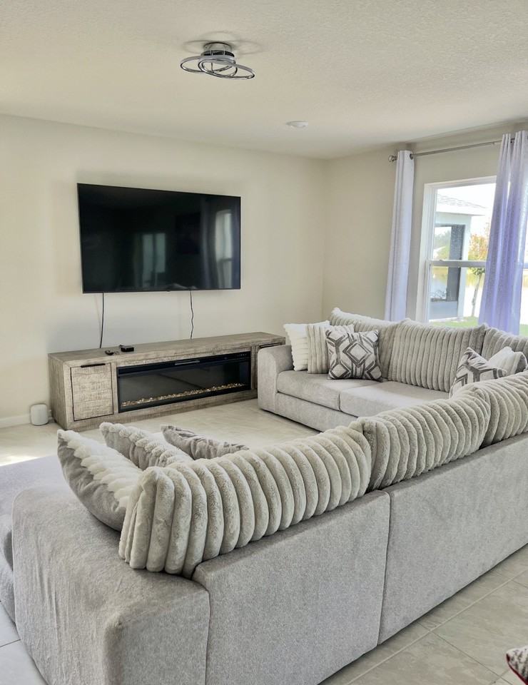 1264 Regal King Dr #1 - Photo 4 of 31