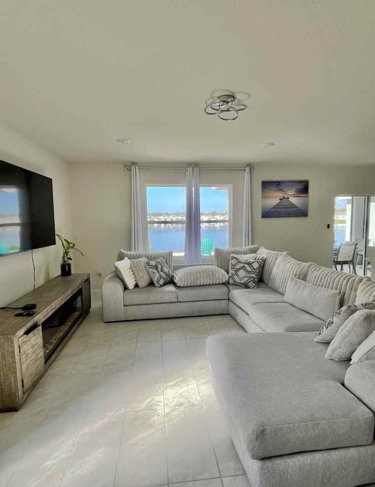 1264 Regal King Dr #1 - Photo 5 of 31