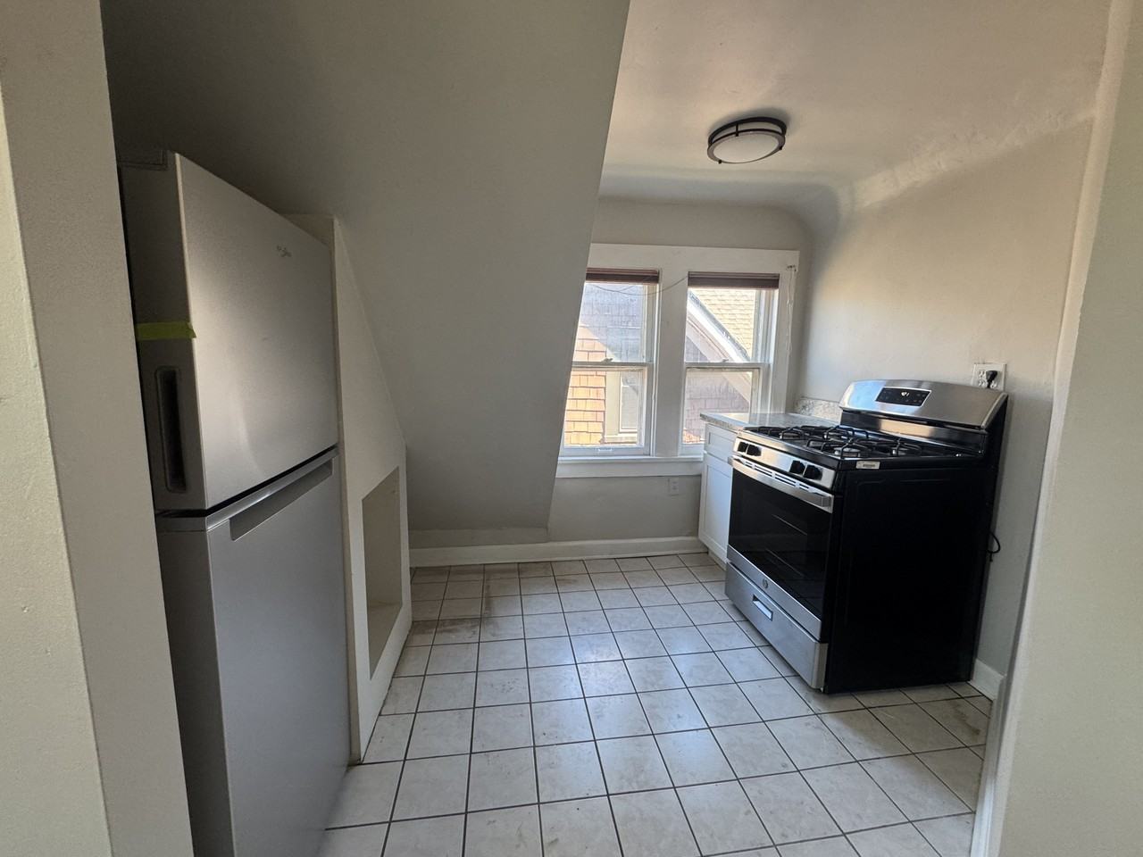 1104 Dempster St #3 - Photo 3 of 11