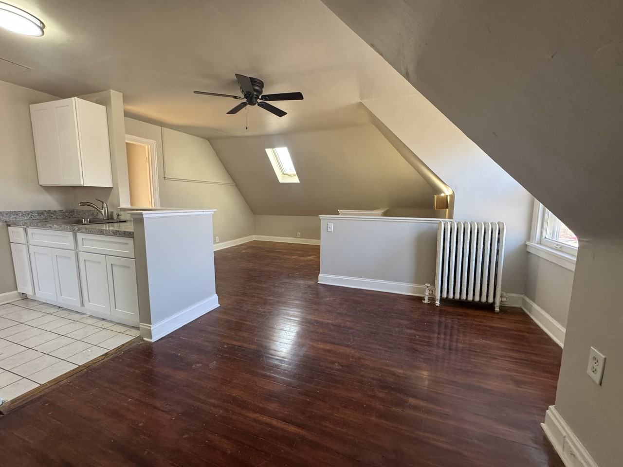 1104 Dempster St #3 - Photo 4 of 11