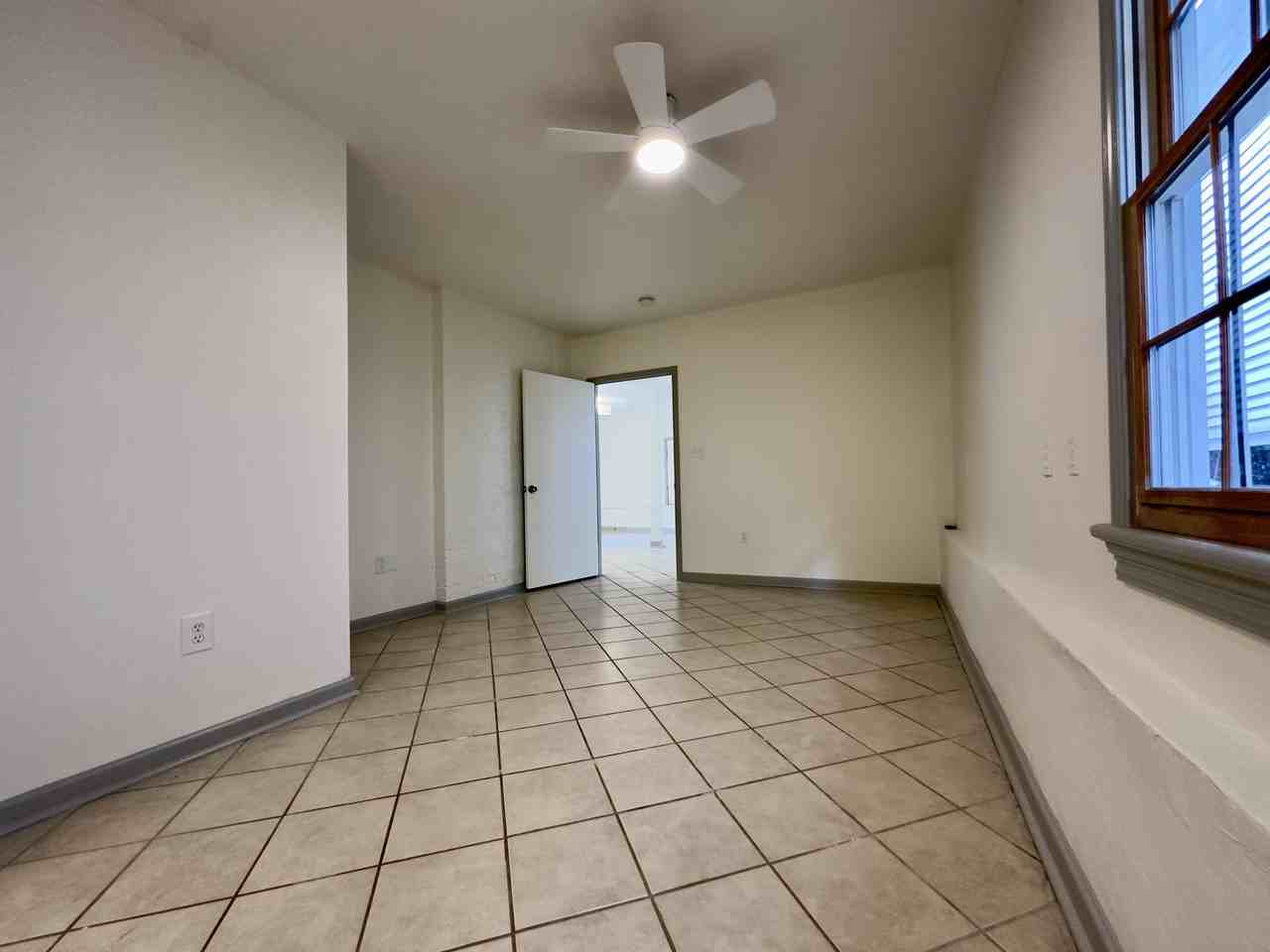 1039 4th St #4 - Photo 3 of 10