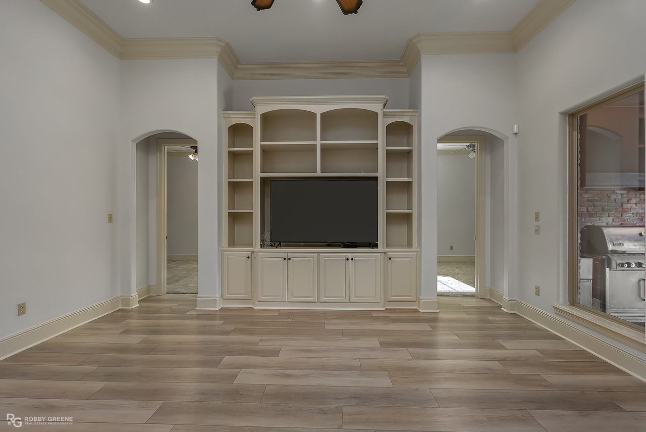 322 Paris Pl #1 - Photo 2 of 27